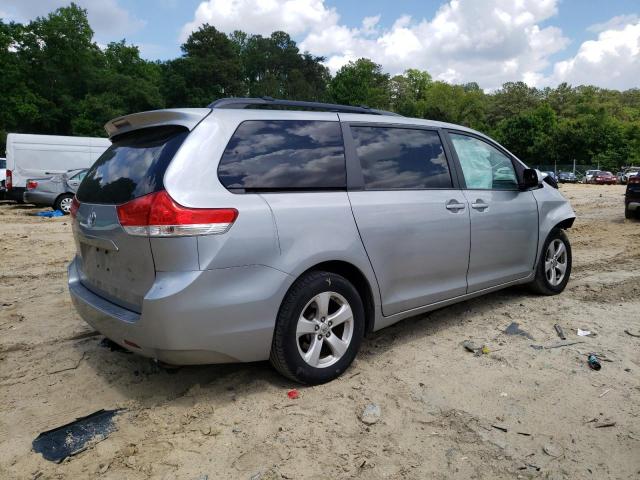 Photo 2 VIN: 5TDKK3DC2CS186585 - TOYOTA SIENNA LE 