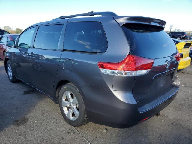 Photo 2 VIN: 5TDKK3DC2CS192080 - TOYOTA SIENNA LE 