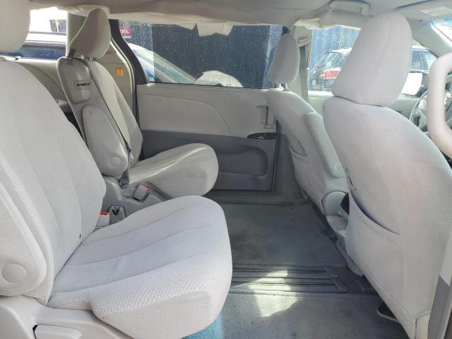 Photo 10 VIN: 5TDKK3DC2CS200971 - TOYOTA SIENNA LE 