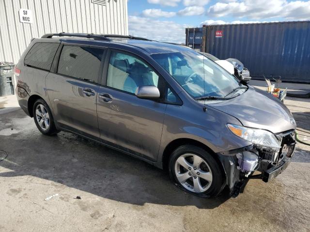 Photo 3 VIN: 5TDKK3DC2CS200971 - TOYOTA SIENNA LE 