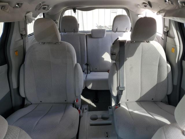 Photo 9 VIN: 5TDKK3DC2CS200971 - TOYOTA SIENNA LE 