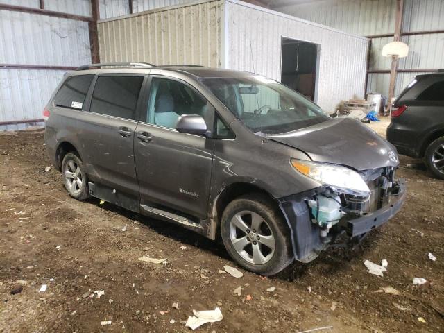 Photo 3 VIN: 5TDKK3DC2CS204471 - TOYOTA SIENNA LE 