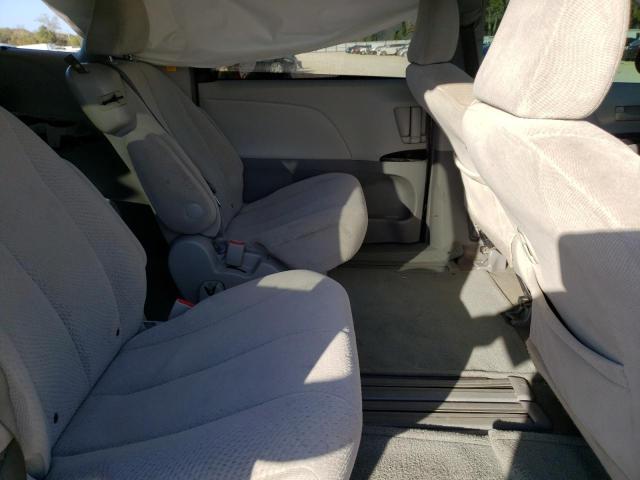 Photo 10 VIN: 5TDKK3DC2CS224218 - TOYOTA SIENNA LE 