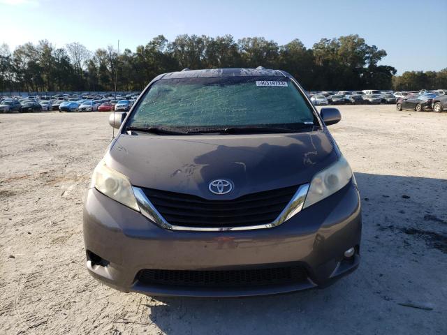 Photo 4 VIN: 5TDKK3DC2CS224218 - TOYOTA SIENNA LE 