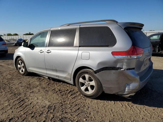 Photo 1 VIN: 5TDKK3DC2CS243870 - TOYOTA SIENNA LE 