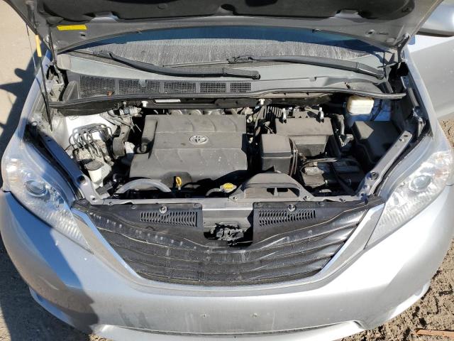 Photo 11 VIN: 5TDKK3DC2CS243870 - TOYOTA SIENNA LE 