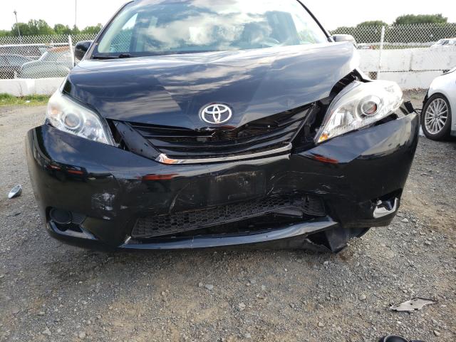 Photo 8 VIN: 5TDKK3DC2CS262628 - TOYOTA SIENNA LE 