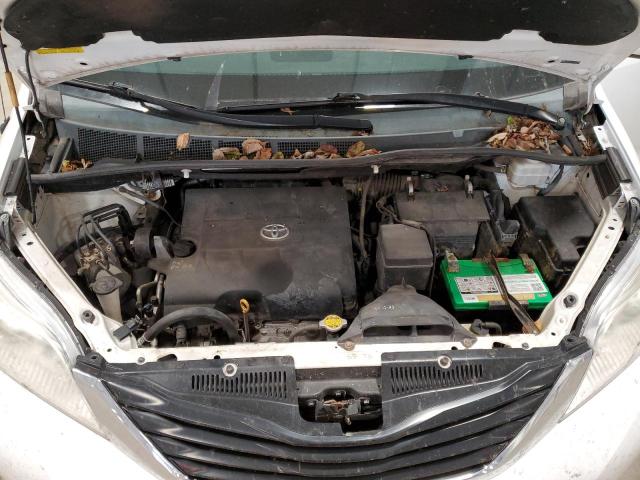 Photo 11 VIN: 5TDKK3DC2CS268719 - TOYOTA SIENNA LE 