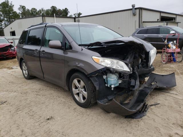 Photo 3 VIN: 5TDKK3DC2CS270213 - TOYOTA SIENNA LE 