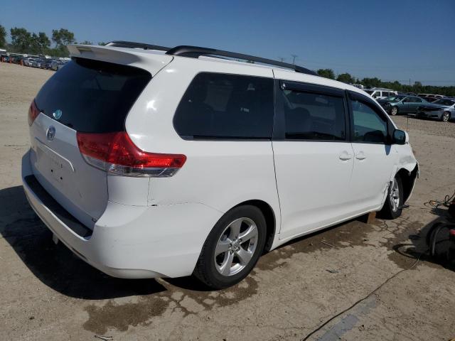 Photo 2 VIN: 5TDKK3DC2DS296506 - TOYOTA SIENNA LE 