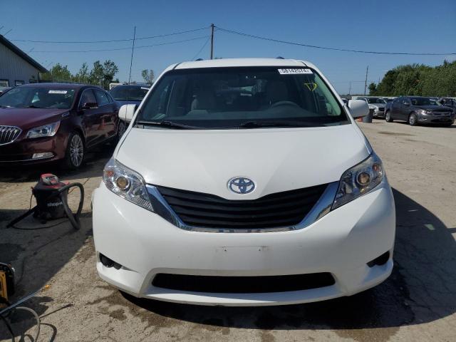 Photo 4 VIN: 5TDKK3DC2DS296506 - TOYOTA SIENNA LE 