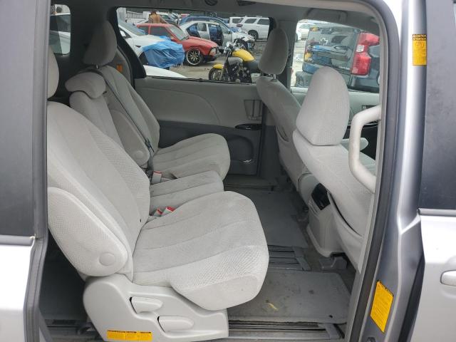 Photo 10 VIN: 5TDKK3DC2DS299308 - TOYOTA SIENNA LE 