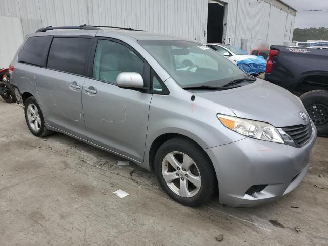 Photo 3 VIN: 5TDKK3DC2DS299308 - TOYOTA SIENNA LE 