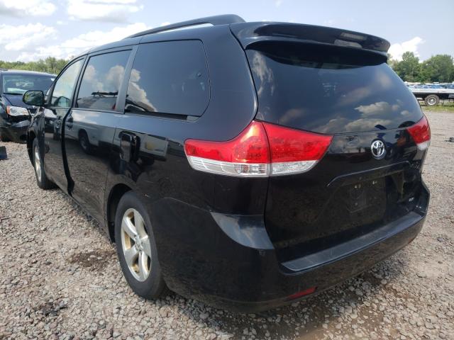 Photo 2 VIN: 5TDKK3DC2DS305057 - TOYOTA SIENNA LE 