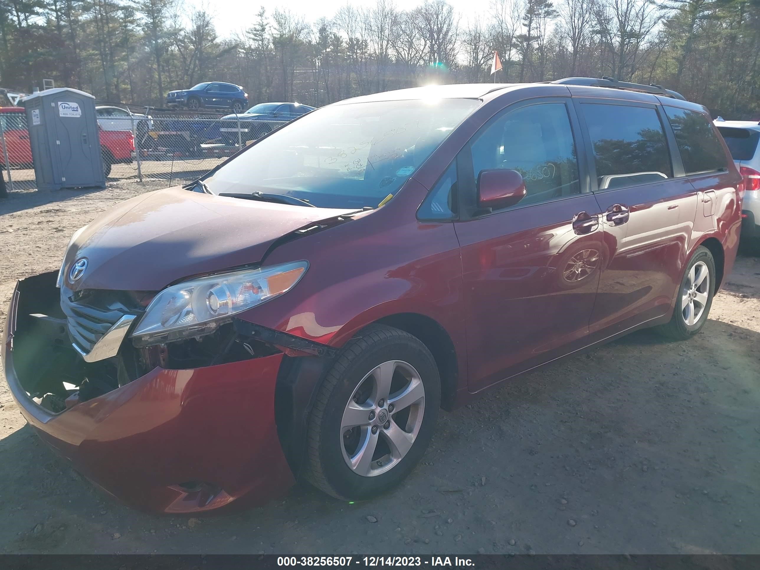 Photo 1 VIN: 5TDKK3DC2DS323168 - TOYOTA SIENNA 