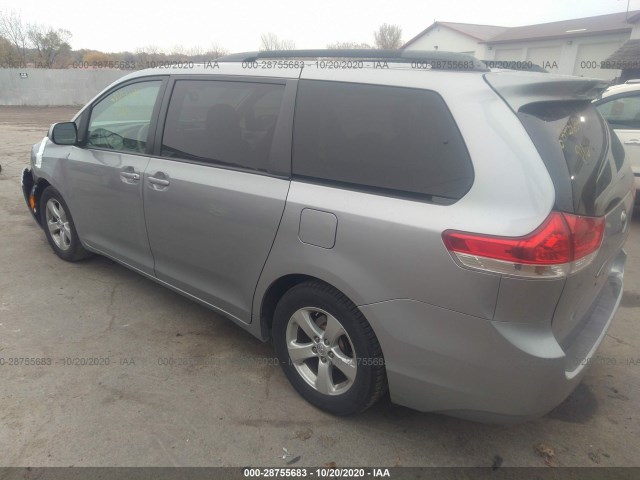 Photo 2 VIN: 5TDKK3DC2DS335661 - TOYOTA SIENNA 