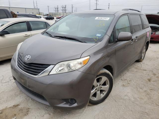 Photo 1 VIN: 5TDKK3DC2DS338379 - TOYOTA SIENNA LE 