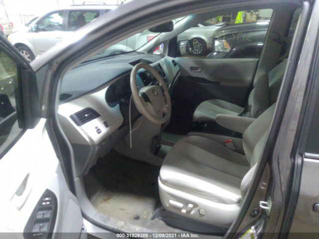 Photo 4 VIN: 5TDKK3DC2DS339614 - TOYOTA SIENNA 