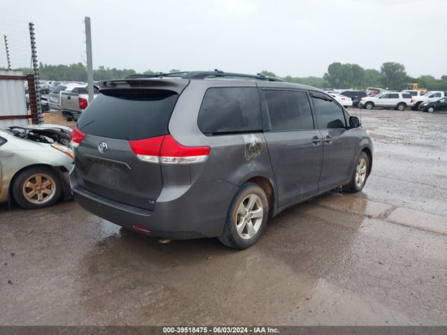 Photo 3 VIN: 5TDKK3DC2DS346837 - TOYOTA SIENNA 