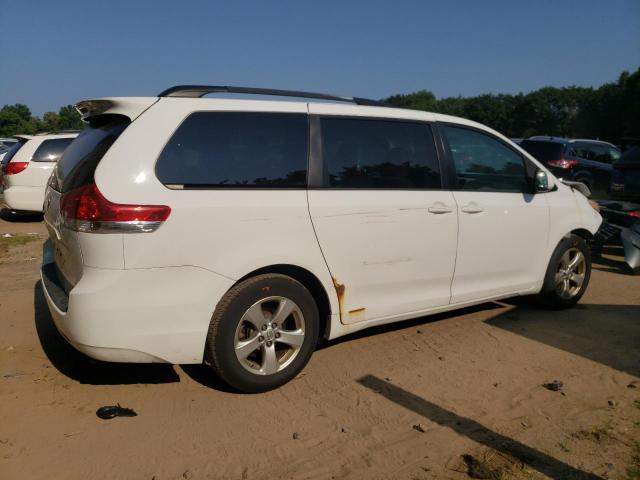 Photo 2 VIN: 5TDKK3DC2DS356557 - TOYOTA SIENNA LE 