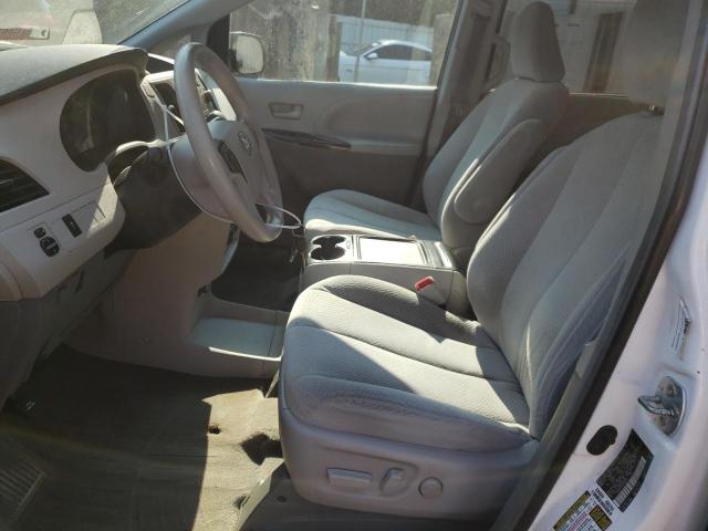 Photo 6 VIN: 5TDKK3DC2DS356557 - TOYOTA SIENNA LE 