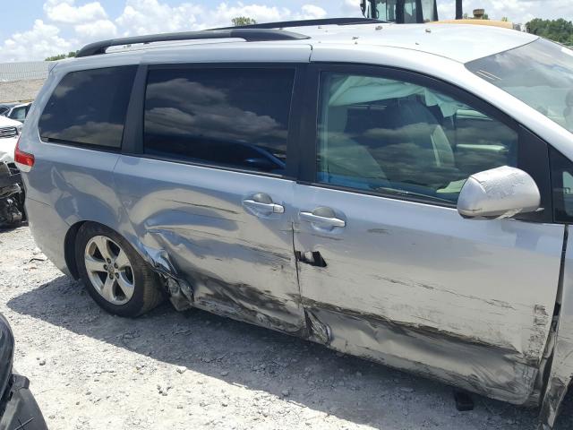 Photo 8 VIN: 5TDKK3DC2DS365453 - TOYOTA SIENNA LE 