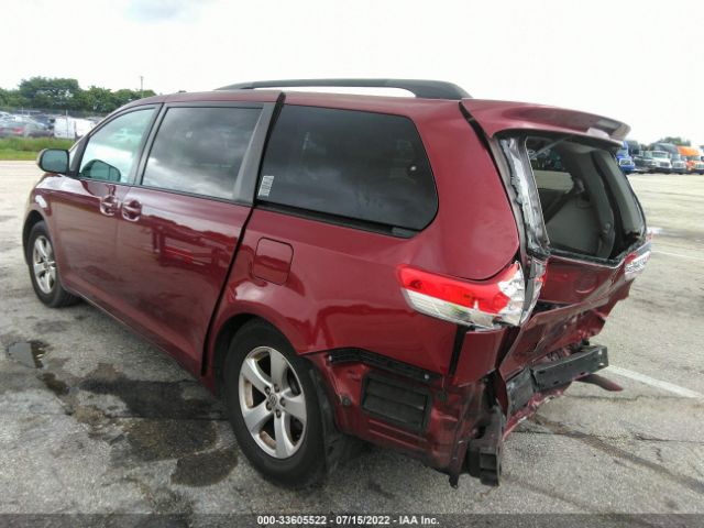 Photo 2 VIN: 5TDKK3DC2DS366067 - TOYOTA SIENNA 