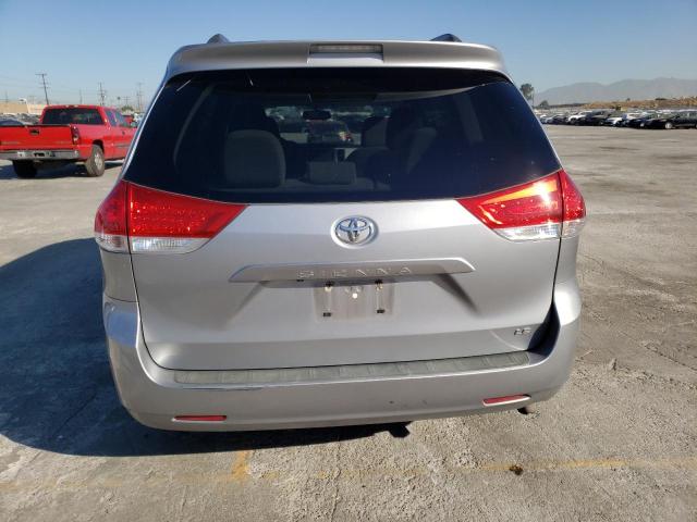 Photo 5 VIN: 5TDKK3DC2DS381779 - TOYOTA SIENNA LE 