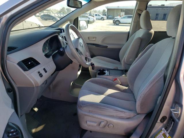 Photo 6 VIN: 5TDKK3DC2DS381779 - TOYOTA SIENNA LE 