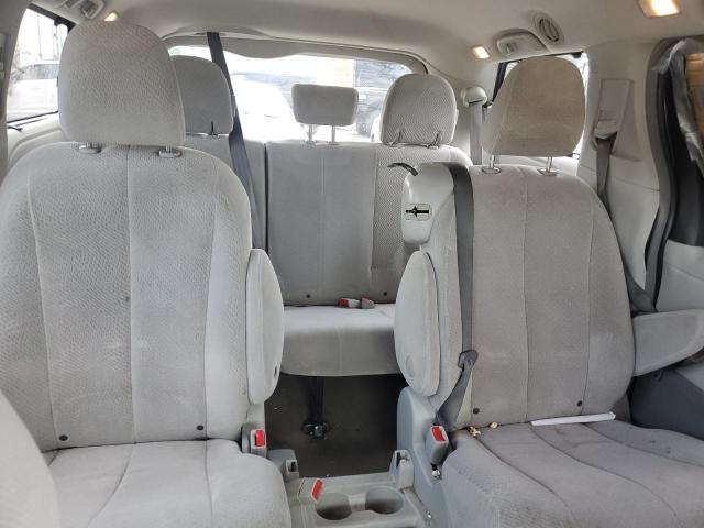 Photo 9 VIN: 5TDKK3DC2DS383127 - TOYOTA SIENNA LE 