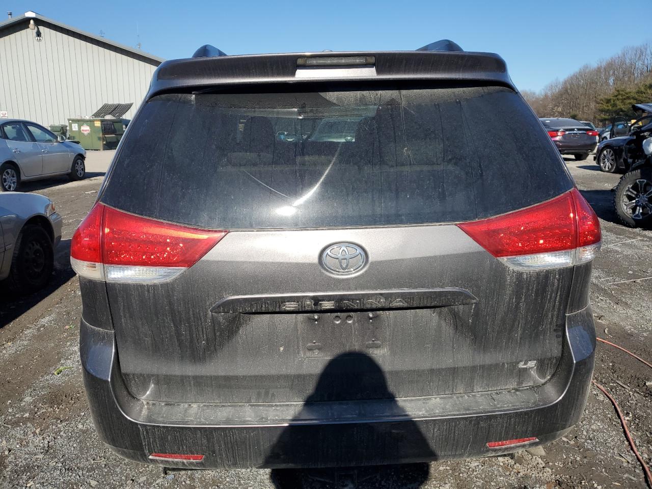 Photo 5 VIN: 5TDKK3DC2DS385296 - TOYOTA SIENNA 