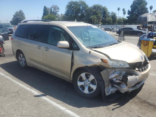 Photo 3 VIN: 5TDKK3DC2DS391597 - TOYOTA SIENNA LE 