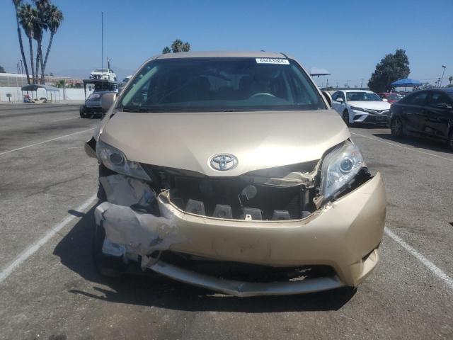 Photo 4 VIN: 5TDKK3DC2DS391597 - TOYOTA SIENNA LE 