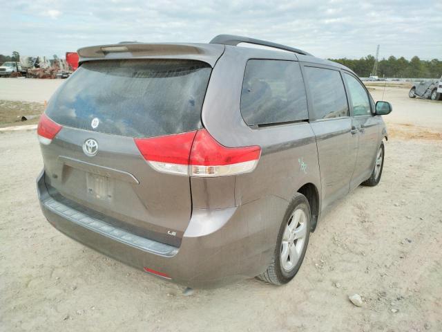 Photo 3 VIN: 5TDKK3DC2DS392894 - TOYOTA SIENNA LE 