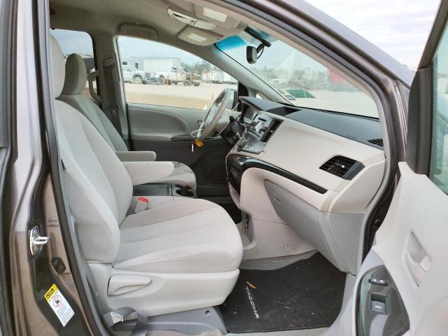 Photo 4 VIN: 5TDKK3DC2DS392894 - TOYOTA SIENNA LE 