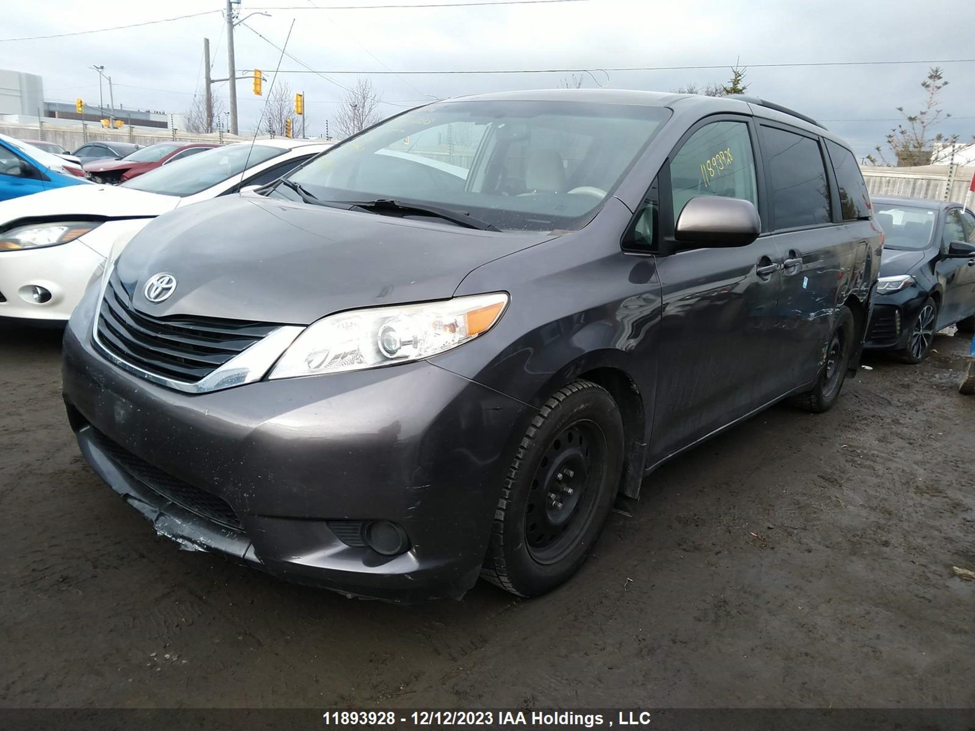 Photo 1 VIN: 5TDKK3DC2DS399960 - TOYOTA SIENNA 