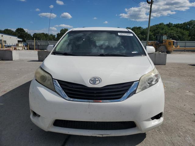 Photo 4 VIN: 5TDKK3DC2ES424616 - TOYOTA SIENNA LE 