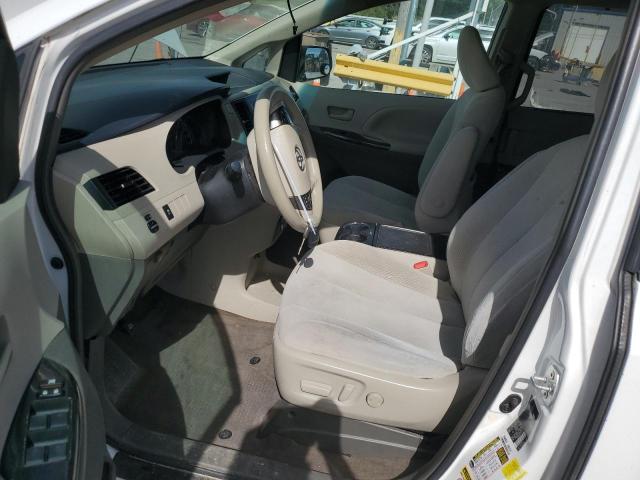 Photo 6 VIN: 5TDKK3DC2ES424616 - TOYOTA SIENNA LE 