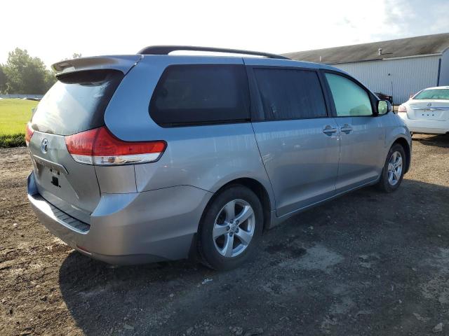 Photo 2 VIN: 5TDKK3DC2ES493452 - TOYOTA SIENNA LE 