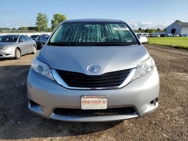 Photo 4 VIN: 5TDKK3DC2ES493452 - TOYOTA SIENNA LE 