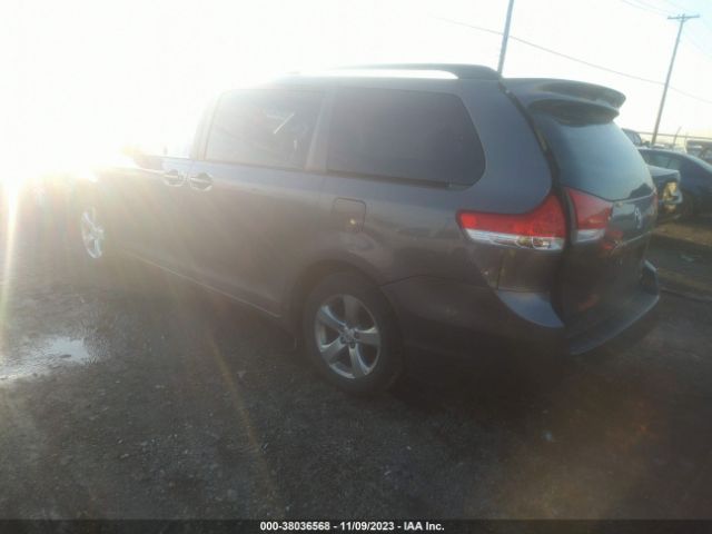 Photo 2 VIN: 5TDKK3DC2ES504885 - TOYOTA SIENNA 