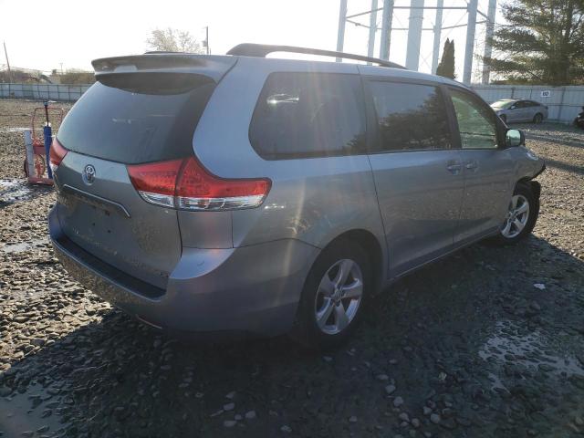 Photo 2 VIN: 5TDKK3DC2ES512534 - TOYOTA SIENNA LE 