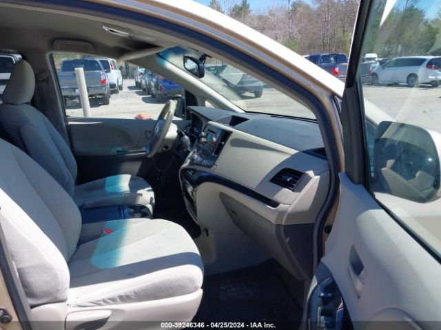 Photo 4 VIN: 5TDKK3DC2ES516504 - TOYOTA SIENNA 