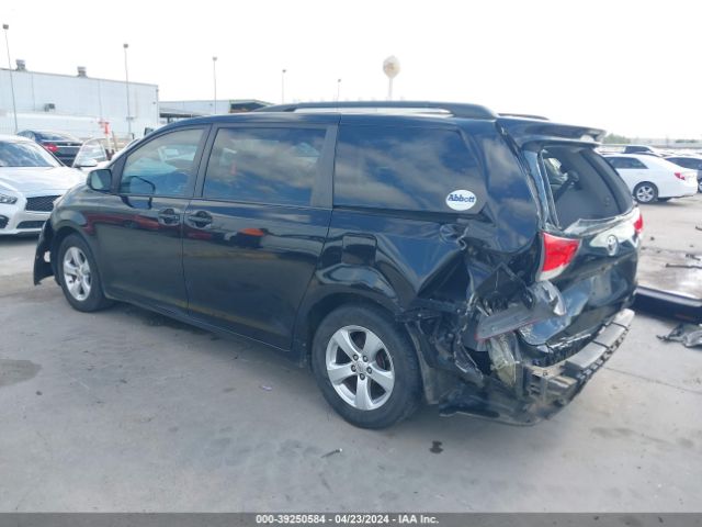 Photo 2 VIN: 5TDKK3DC2ES518740 - TOYOTA SIENNA 