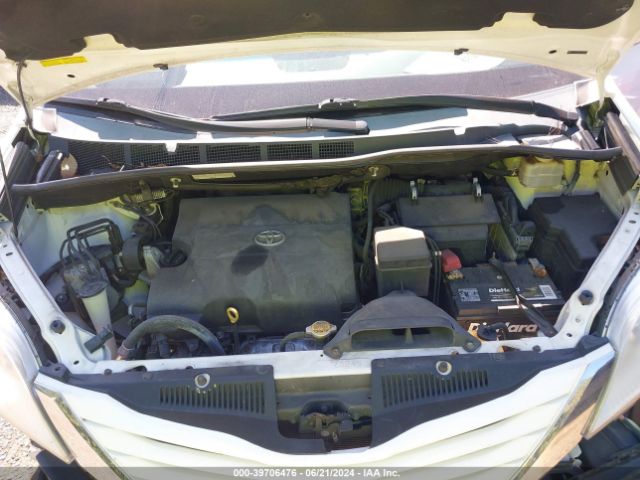 Photo 9 VIN: 5TDKK3DC2FS528931 - TOYOTA SIENNA 