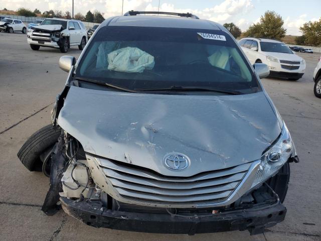 Photo 4 VIN: 5TDKK3DC2FS529870 - TOYOTA SIENNA LE 