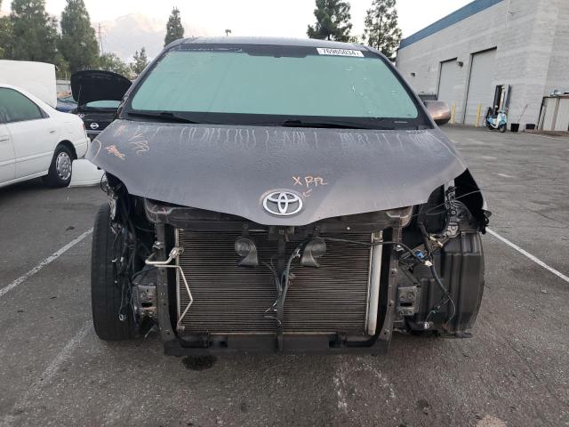 Photo 4 VIN: 5TDKK3DC2FS534440 - TOYOTA SIENNA LE 