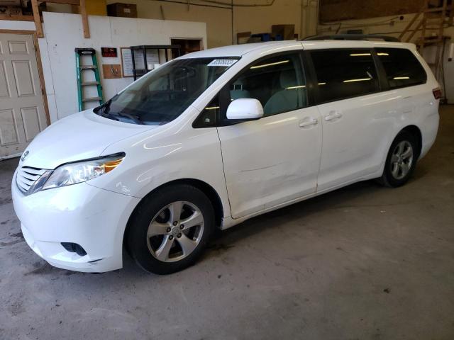 Photo 0 VIN: 5TDKK3DC2FS569530 - TOYOTA SIENNA LE 