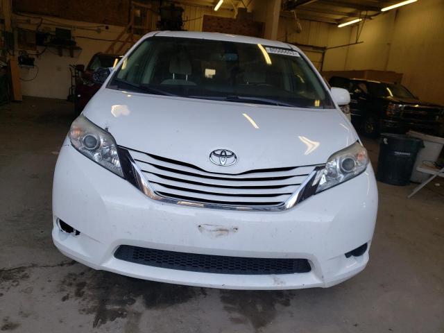 Photo 4 VIN: 5TDKK3DC2FS569530 - TOYOTA SIENNA LE 