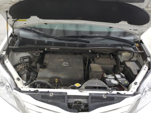 Photo 6 VIN: 5TDKK3DC2FS599403 - TOYOTA SIENNA 